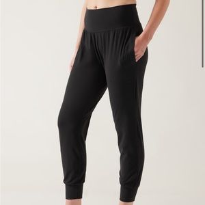 ATHLETA Salutation Jogger XSMALL PETITE, Never worn